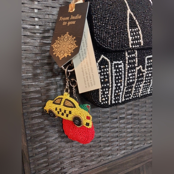 NYC New York City Skyline Beaded Bag With Beaded Taxi Apple Charms NWT Viral - Picture 2 of 5